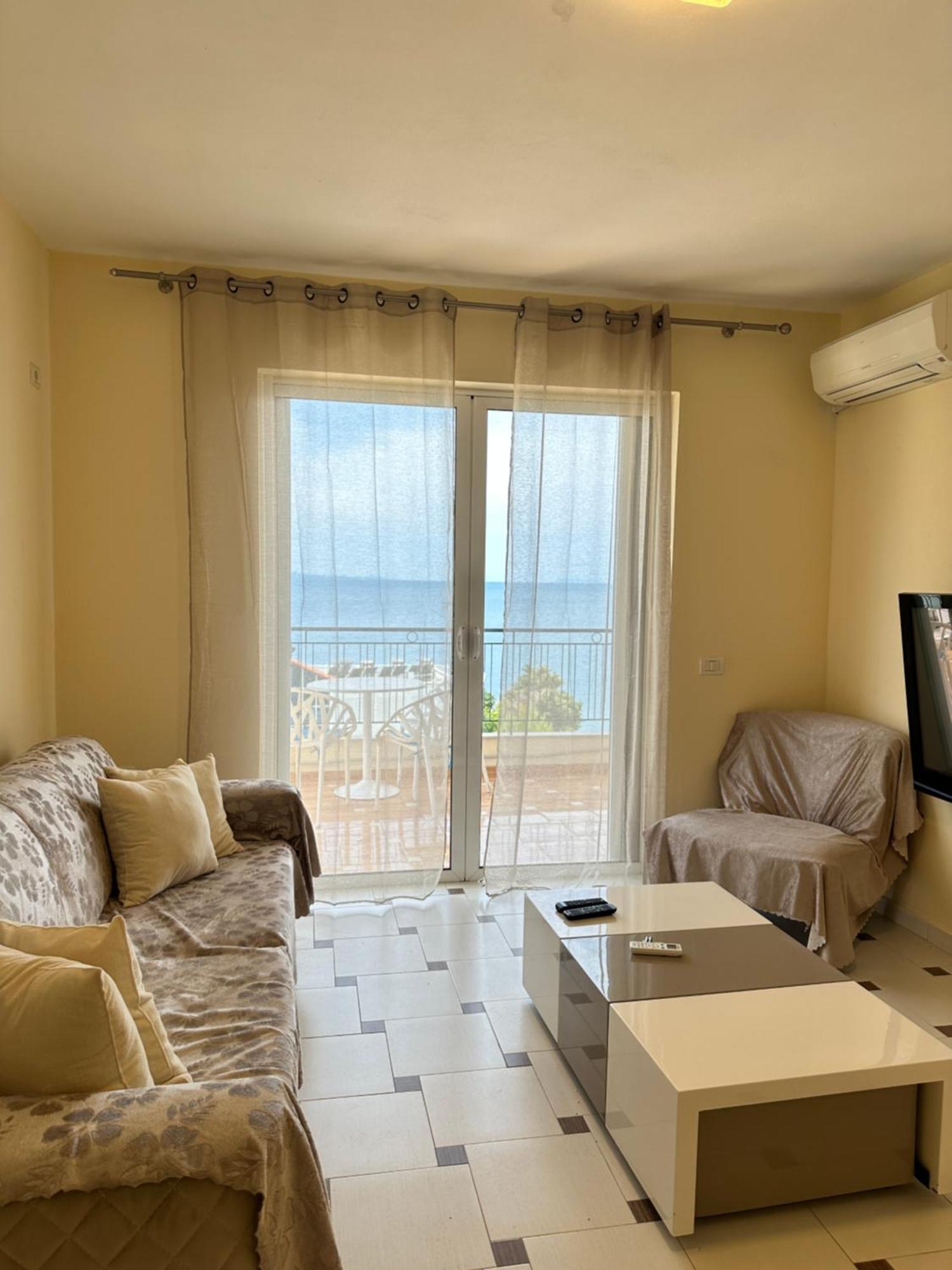 White Sea View Residence 2 Sarandë Exterior foto
